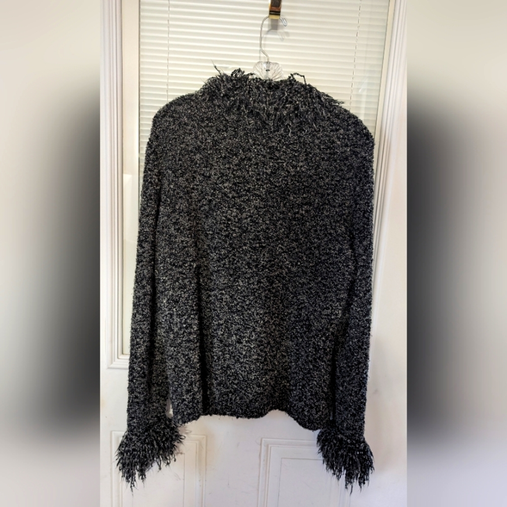 Kathie Lee sweater size 12/14 black and grey